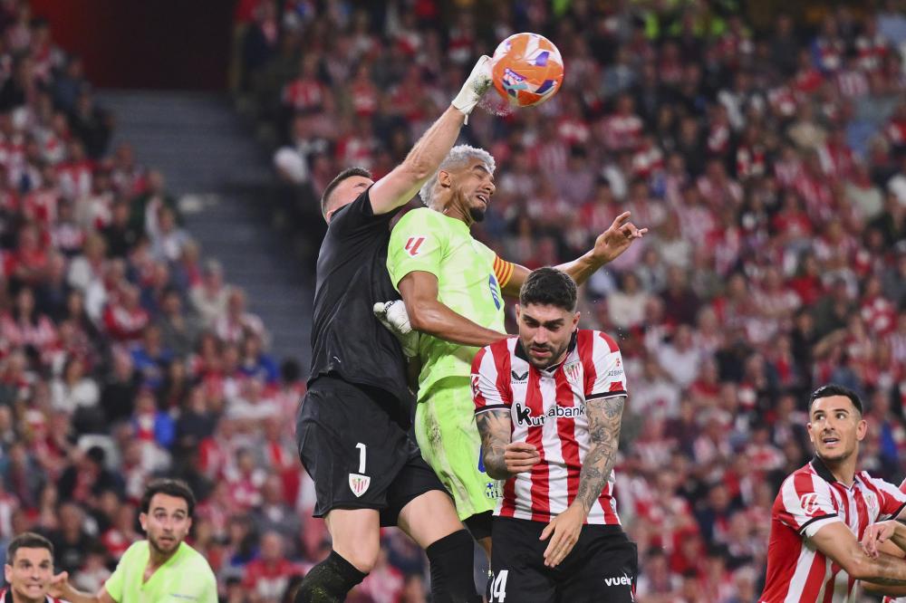 日职联半场：莱奥建功，知念庆破门被吹，鹿岛1-0横滨水手